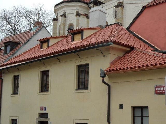 Nenápadná stavba po rekonstrukci rozsvítila celou ulici.