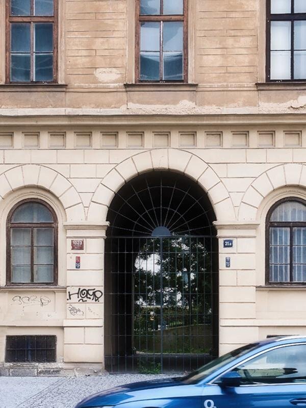 Vstup do památky z ulice