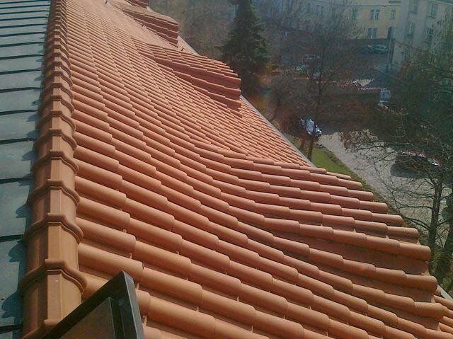 Hřeben s částí střechy s Prejzy Tondach