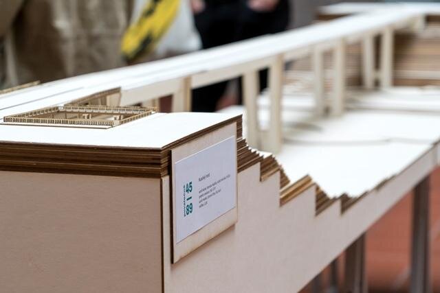 Výstava nazvaná Poválečná 45–89: Příběhy pražské poválečné architektury přibližuje pražskou architekturu z období po druhé světové válce až do roku 1989.