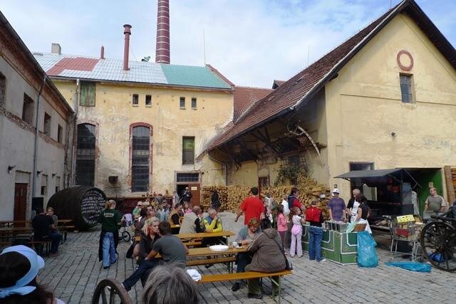 Pivovarský dvůr při jedné z mnoha kulturních a společenských akcí.