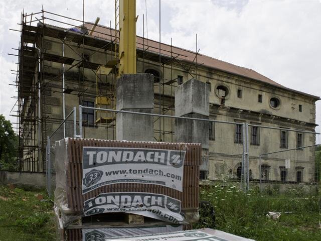Statické a konstrukční závady nebyly dlouhodobě a důsledně řešeny.