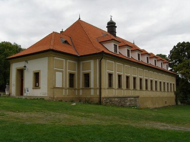 Klášter v barokním areálu Skalka