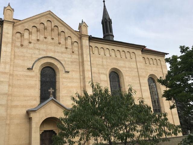 Nová fasáda kostela v roce 2018