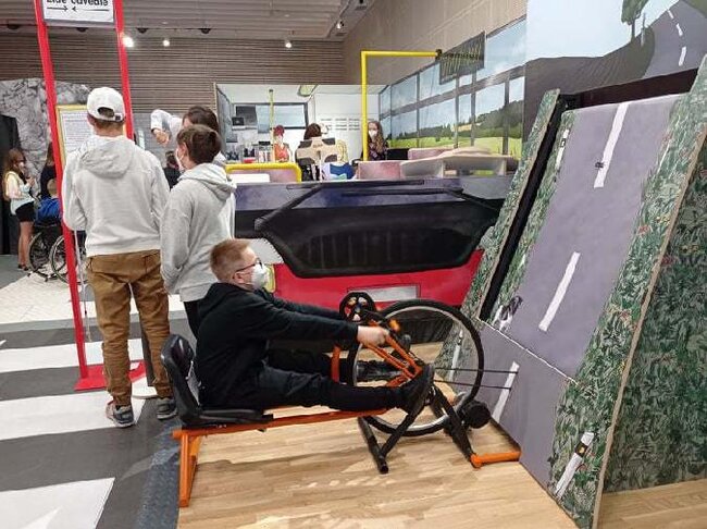 Můžete také vyrazit na výlet na handbiku.