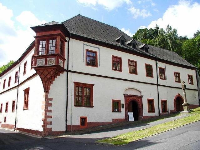 V budově Muzea Královská mincovna v Jáchymově bude od června 2014 k vidění výstava s názvem Stříbrná horečka – Volání hor: archeologie středověkého hornictví v Sasku a Čechách.