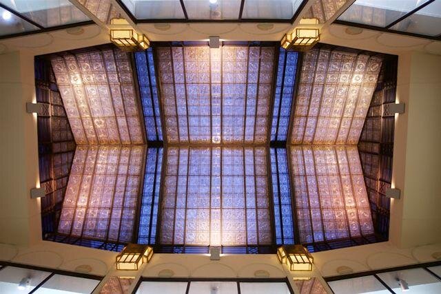 Večerní atmosféra pasáže Rokoko při slavnostním setkání u příležitosti 100. výročí dokončení takzvaných Šupichových domů