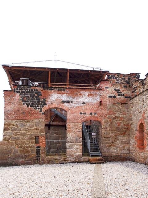 Jiří Hrůza si současně jakožto ředitel strojíren v Rotavě plně uvědomil historickou provázanost své firmy s technickou památkou.