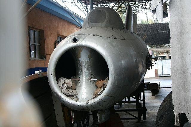 MiG-15 je připraven na přesun k rekonstrukci.