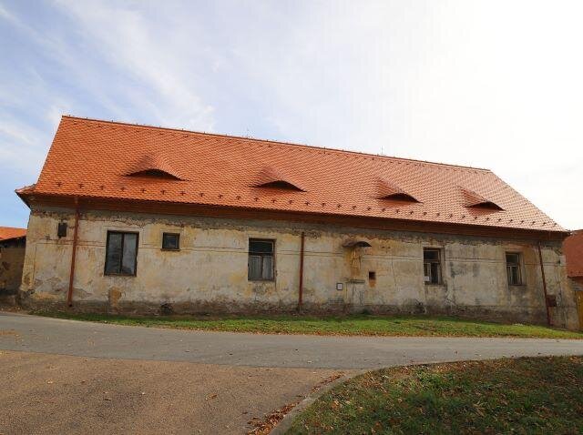 Nová střecha s volskými oky v plné kráse