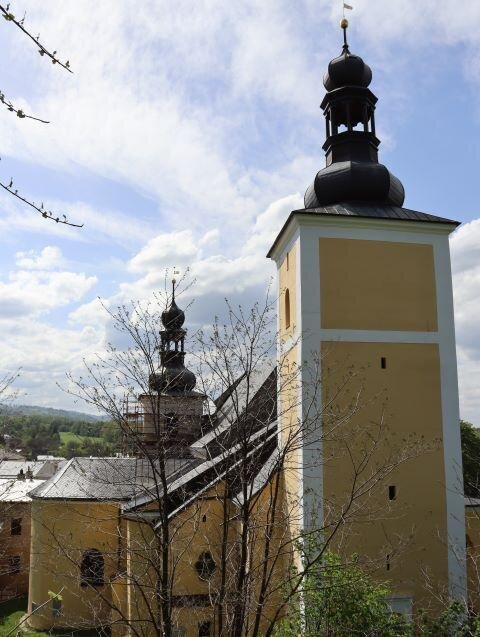 Pohled na zadní část kostela 
