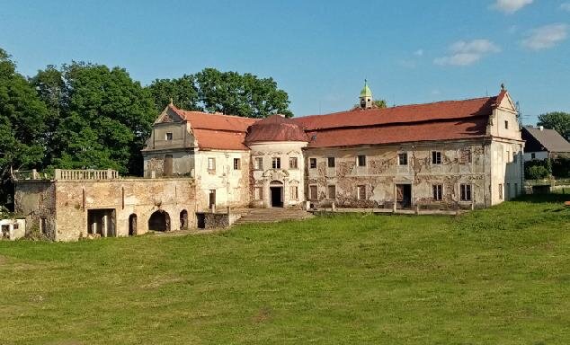 Nádvoří zámku