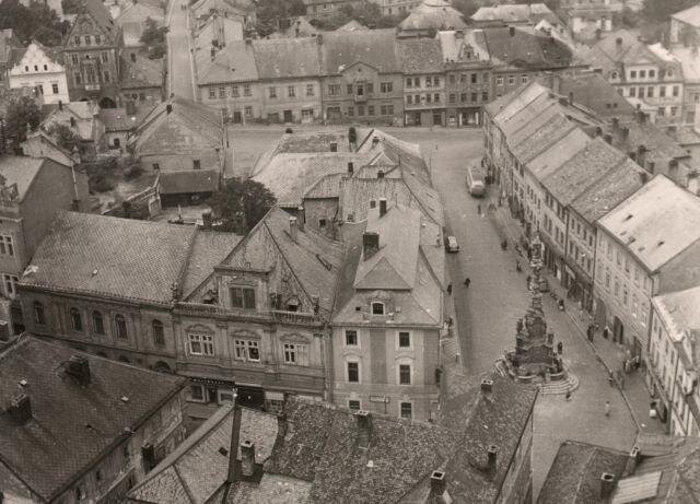 Dobový letecký pohled na historické centrum Kutné Hory