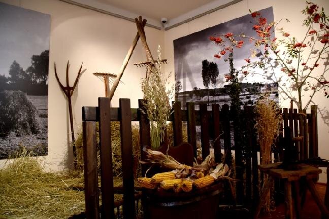 Část expozice věnovaná práci na poli