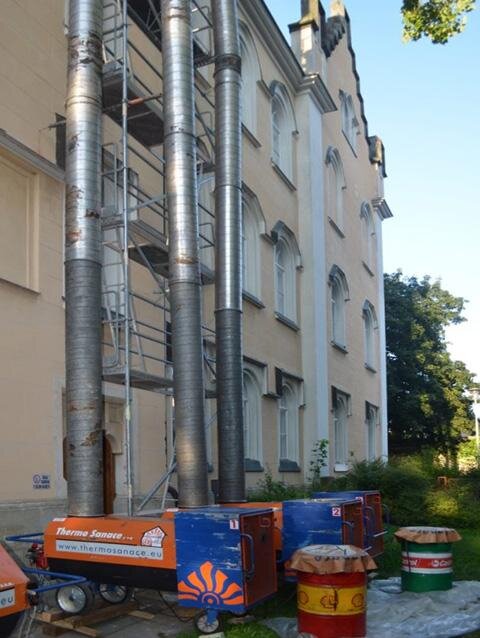 Horkovzdušné agregáty při sanaci