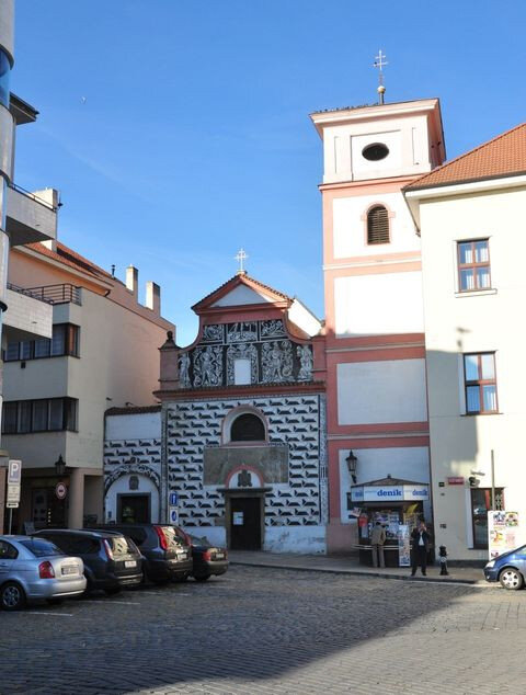 Kostel Povýšení Svatého Kříže najdeme v Písku na Velkém náměstí.