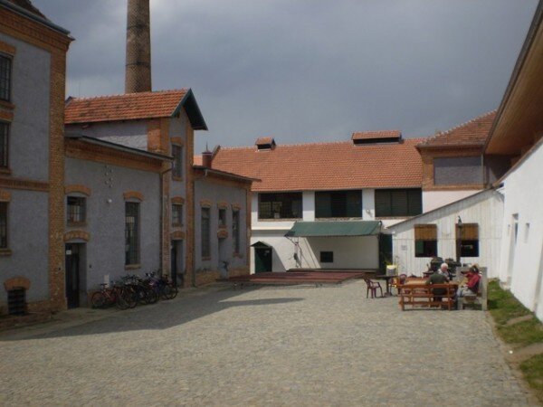 Na mapě Pivovary na Vysočině nechybí ani dalešický pivovar, známý z Menzelova filmu Postřižiny. 