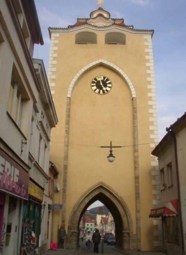 Historickým městem roku 2009 se stal středočeský Beroun. Kdo vyhraje letos? Plzeňská brána v Berouně.