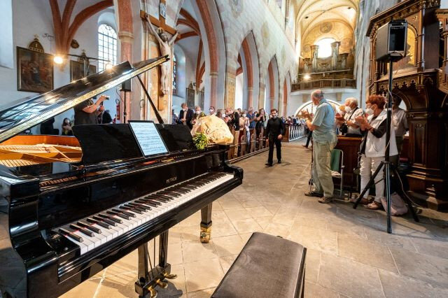 Festival Za poklady Broumovska zve do památek zvučná jména vážné hudby.
