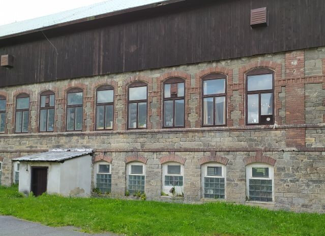 Historická brusírna v harrachovské sklárně je kulturní památkou.