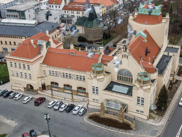 Národní dům v Prostějově je jedním finalistů soutěže Památka roku v kategorii velké rekonstrukce. Letecký snímek zachycuje aktuální stav po obnově objektu.