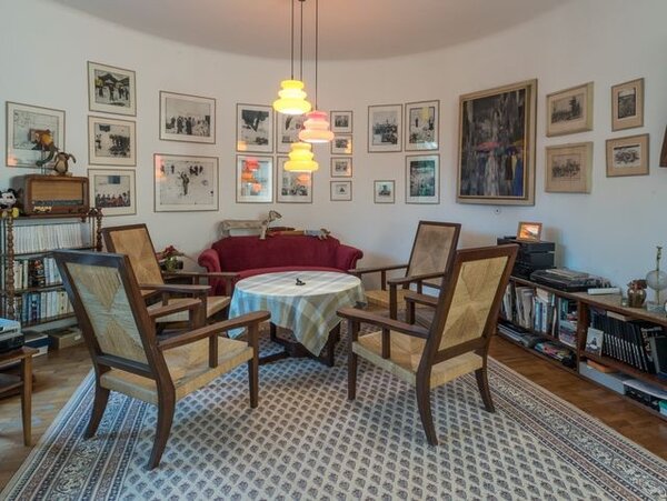 Interiér jedné z prezentovaných vil