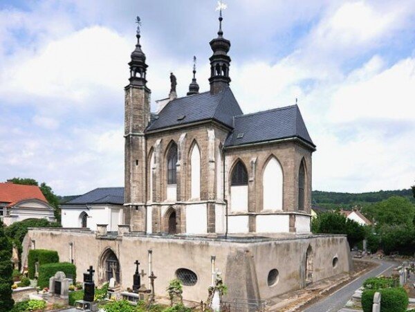 Na někdejší obnově sakrální památky se podílel také proslulý architekt Jan Blažej Santini.