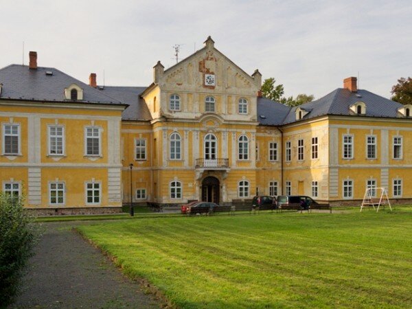 Barokní zámek Nová Horka by se měl do dvou let otevřít prvním návštěvníkům.