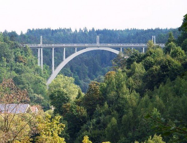 Most Františka Křižíka zvaný Bechyňská duha