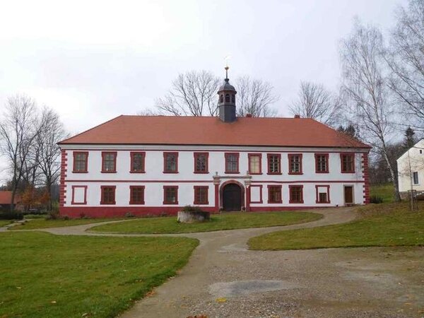 V kategorii Záchrana byla oceněna obnova zámku v Třebešicích.