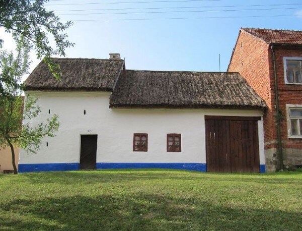 Dům čp. 57 je jednou ze staveb, které je možné zhlédnout ve Vlčnově.