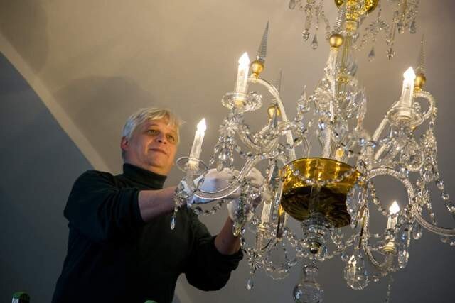 Slavnostní rozsvícení renovovaného barokního lustru v Severočeském muzeu v Liberci
