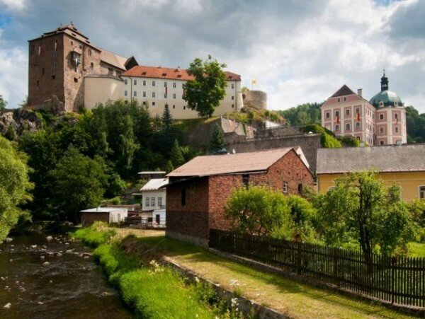 Výstava Památky nás baví bude v srpnu k vidění na hradě a zámku v Bečově nad Teplou.