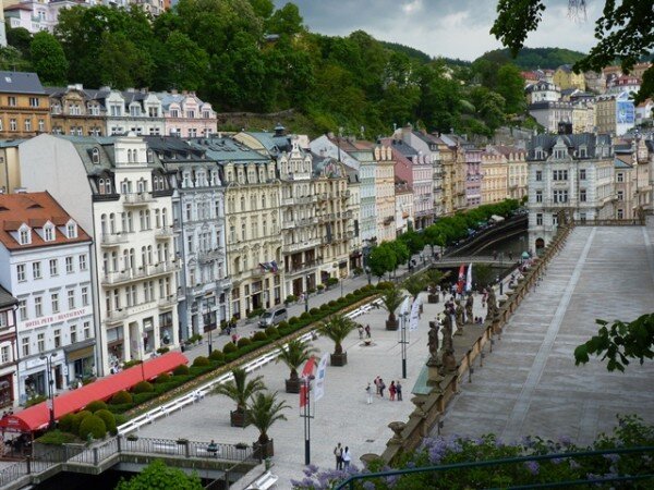 Nadační fond na obnovu památek města Karlovy Vary by měl sloužit především pro mimořádné situace, například když bude ohroženo dokončení oprav objektu. 