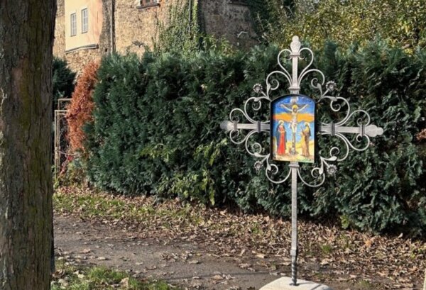 Kopie původního kříže v Pobřežní ulici v Tachově