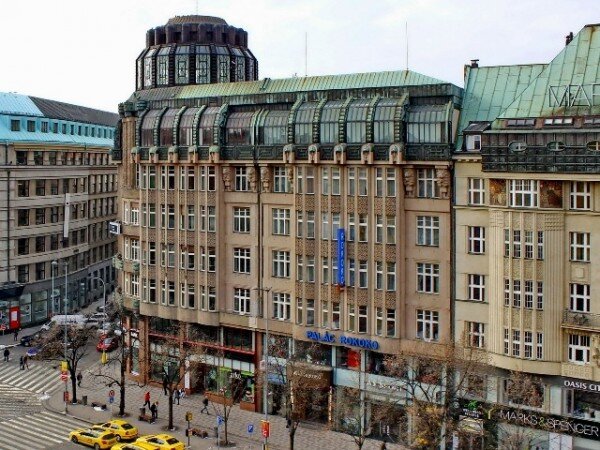 Známý pražský palác Rokoko prošel citlivou rekonstrukcí. Potomci majitele a stavebníka Josefa Šupicha se o památku příkladně starají.