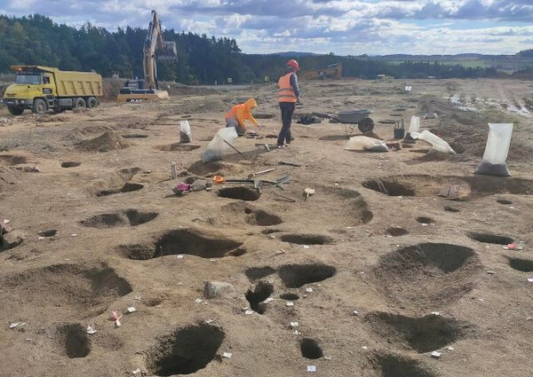 Archeologický průzkum v místech budoucí dálnice D4