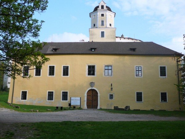 Hrad ve Zlíně Malenovicích má ve správě Muzeum jihovýchodní Moravy, které v něm provozuje národopisné a archeologické expozice. 