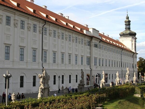 Konference o restaurování uměleckých děl se bude konat v bývalé jezuitské koleji, kde dnes sídlí Galerie Středočeského kraje.