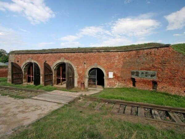 Město Terezín bylo postaveno za Rakouska-Uherska jako vojenská pevnost.