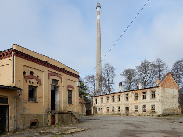 Pohled do továrního areálu