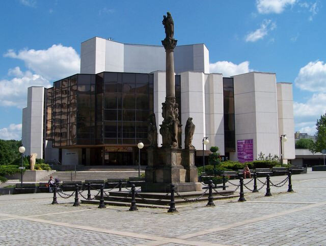 Městské divadlo v Mostě, původně Divadlo pracujících, je navrženo na prohlášení za nemovitou kulturní památku.
