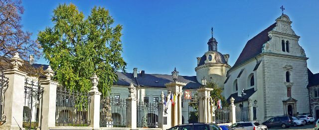 Arcidiecézní muzeum v Olomouci je jedním z míst, kam byla umístěna část výstavy, která se týká osoby Karla z Lichtensteinu-Castelkornu.