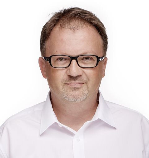 Rubrice zpravodajství na portálu PROPAMÁTKY se věnuje Zbyněk Konvička.