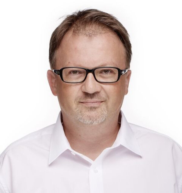 Rubrice zpravodajství na portálu PROPAMÁTKY se věnuje Zbyněk Konvička.
