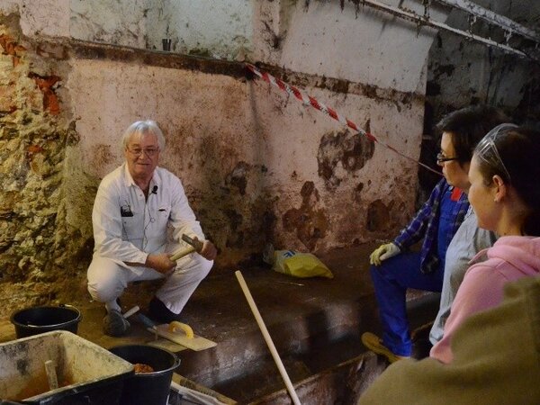 Letní školy opět povedou lektoři v čele s profesorem Václavem Girsou.