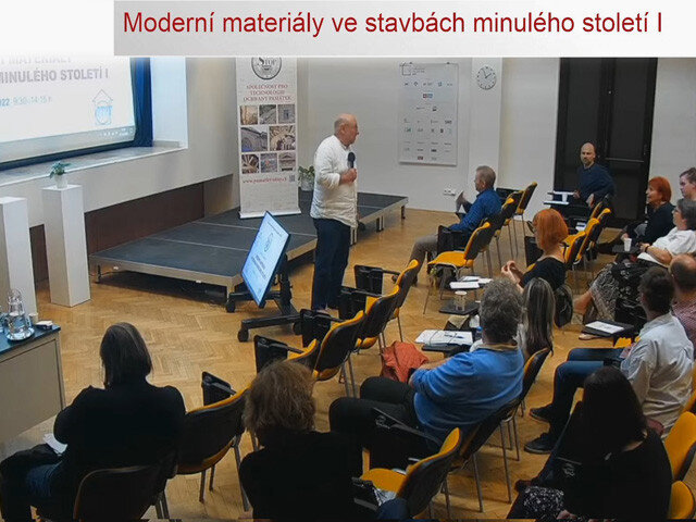 Pohled do přednáškového sálu