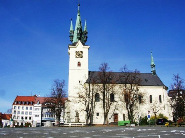 Příbramská radnice chce poskytnout místní farnosti 800.000 korun na opravu fasády kostela sv. Jakuba.