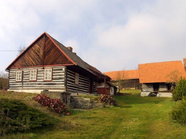 Roubenka ve Lhotě u Chříče (ilustrační foto)