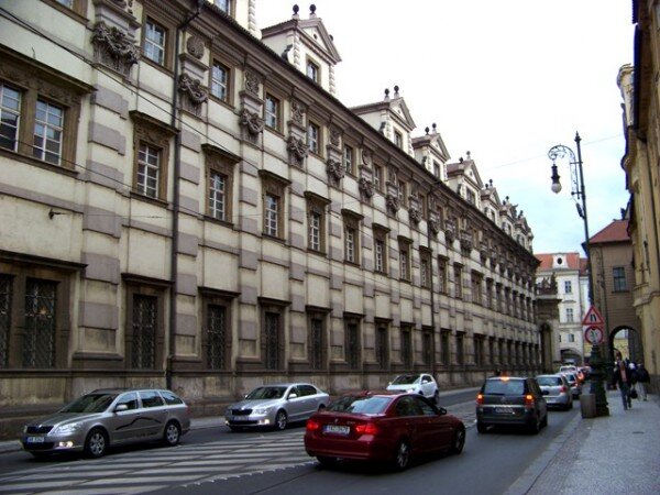 Výstava Nejkrásnější z českých kvetoucích sídel je k vidění v Klementinu od 5. září do 12. října 2012.